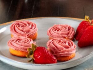 Strawberry lemonade Crumbl cookie copycat recipe