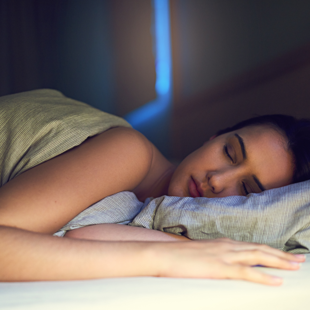 Woman sleeping in a comfortable position to ensure good sleep quality